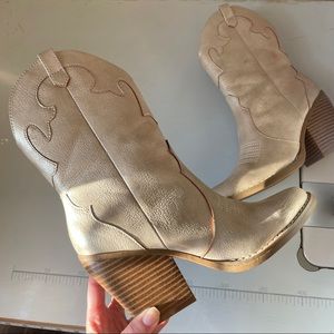 Beige/Gold Western Cowgirl Boots